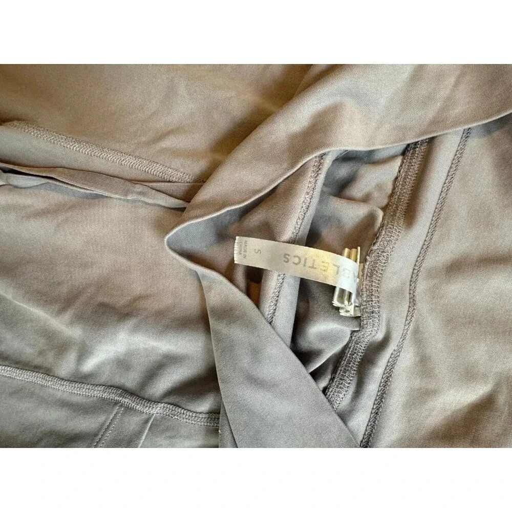 Fabletics Lavender Grey Size Small Joggers - Picture 3 of 4